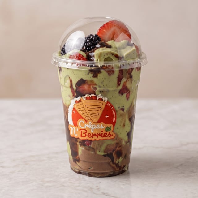 Dubai Choco-Berry Deluxe Cup.